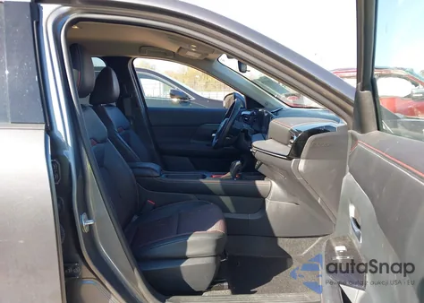 2025 Nissan Kicks Sr Intelligent Awd from USA, damaged, VIN 3N8AP6DB4SL333276